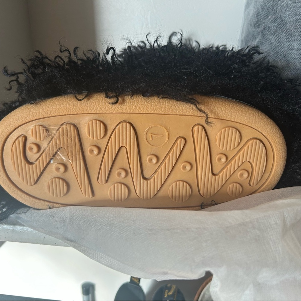 Azalea Wang Fluffy Black Faux Fur Boots - Picture 2 of 4